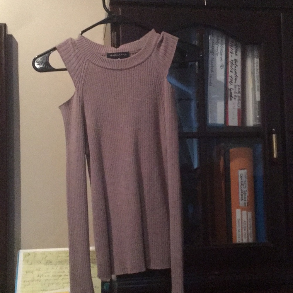 Thin long sleeve sweater